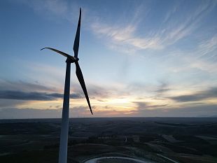 a-trapani-parco-eolico-da-9-milioni-di-euro-energia-pulita-per-2500-famiglie