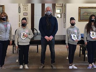 crest-cittadino-alle-atlete-dellasd-le-farfalle-mazara-twirling-per-i-successi-ottenuti-nel-campionato-italiano-di-busto-arsizio