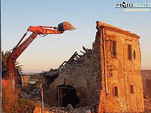 mareamico-denuncia-il-triste-abbattimento-della-casa-fragapane-dove-trascorse-la-giovinezza-andrea-camilleri