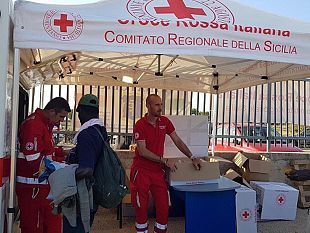 campobello-il-campo-di-sosta-temporanea-della-cri-per-i-lavoratori-stagionali-stranieri-in-attesa-di-occupazione