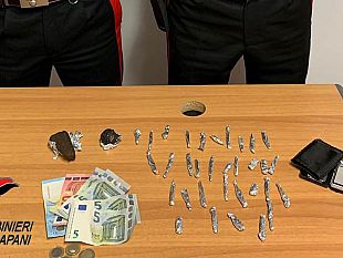 trapani/trapani-arrestato-dai-carabinieri-spacciatore-22enne