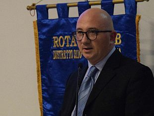 lo-scrittore-fabrizio-fonte-presenta-il-suo-ultimo-saggio-irredimibile-sicilia