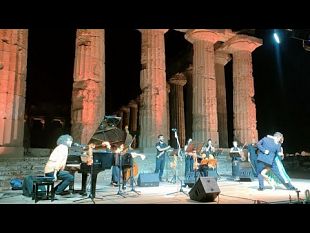 castelvetrano/successo-a-selinunte-per-il-concerto-della-tango-young-orchestra-organizzato-da-coopculture