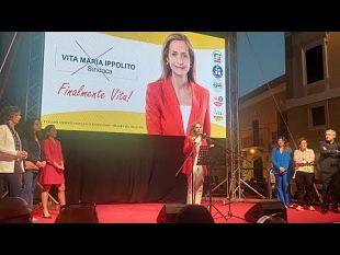 mazara-amministrative-comizio-in-piazza-della-repubblica-intervista-alla-candidata-sindaca-vita-ippolito
