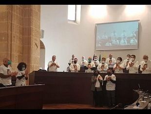 i-genitori-di-denise-ricevuti-in-consiglio-comunale