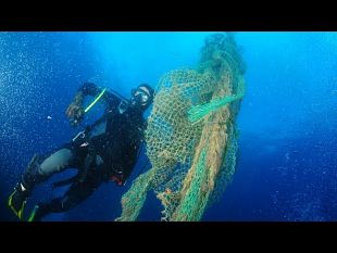 sub-mazaresi-liberano-il-mare-da-reti-fantasma