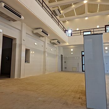 /images/0/1/01-interno.jpg