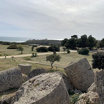 /images/0/4/04-tempio-c-in-lontananna.jpg
