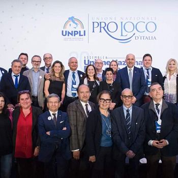 /images/1/7/17-assemblea.jpg