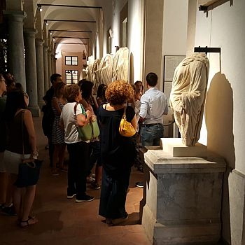 /images/1/8/18-salinas-culture-in-notturna-2.jpg