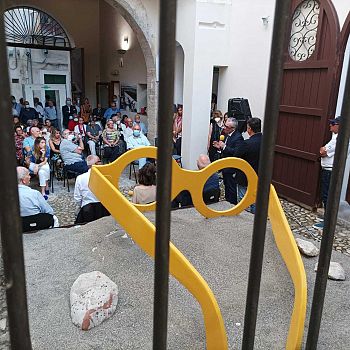 /images/1/9/19-partanna-nicola-catania-libro-in-memoria-di-sebastiano-tusa-02.jpg