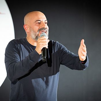 /images/2/2/22-gianluigi-paragone.jpg