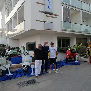 /images/5/0/50-mostra-vespa-hotel-admeto--7-.jpeg