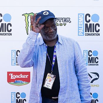 /images/5/3/53-comic-convention2.jpeg