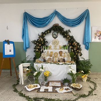 /images/5/9/59-altare-nino-atria.jpg