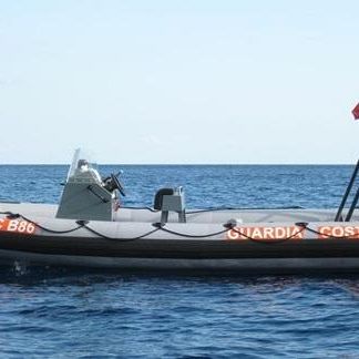 /images/6/6/66-guardia-costiera-gommone-g-c--b86-di-marettmo.jpg