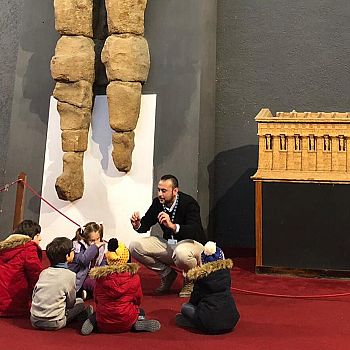 /images/7/1/71-bambini-in-visita-al-museo-griffo.jpg