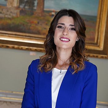 /images/8/0/80-cristina-ciminnisi-01.jpg