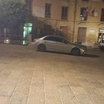 /images/8/0/80-parcheggio-delle-piazze2.jpg