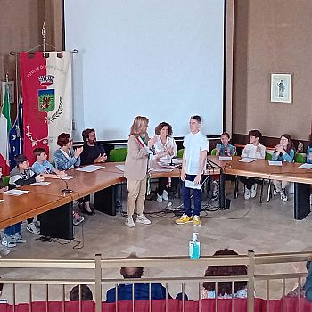 /images/8/1/81-montevago--si-è-insediato-il-nuovo-baby-consiglio-comunale2.jpeg