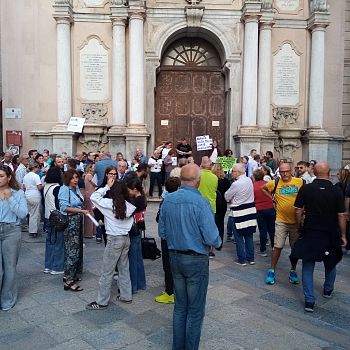 /images/8/2/82-protesta-acqua-4.jpg