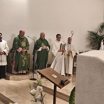 /images/8/6/86-chiesa-san-pietro-celebrazione-avvio-parroco-don-fiorino-7-04102025.jfif