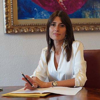 /images/8/7/87-cristina-ciminnisi-31.jpg