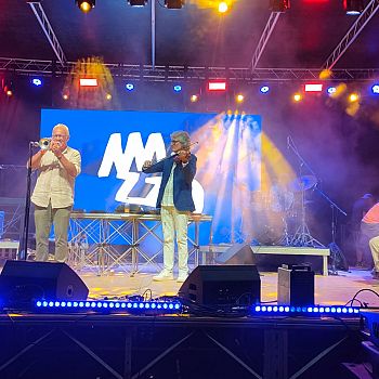 /images/9/3/93-mezzo-festival--l-esibizione-di-fabrizio-mocata-mazara--26072025.jfif