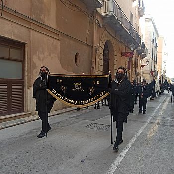 /images/9/5/95-processione-madre-massari-2022-2.jpg