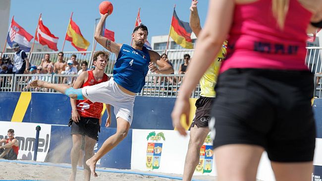 Trapani inaugura la grande festa del Beach Handball europeo