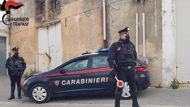 Alcamo: ruba auto in sosta.  Arrestato dai carabinieri