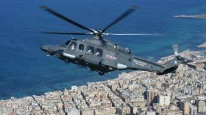 Turista colpita da malore soccorsa da un elicottero dell' Aeronautica Militare