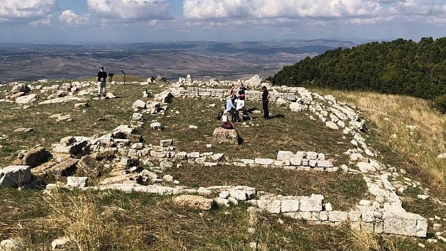 Sambuca di Sicilia. Monte Adranone, conclusi gli scavi: nuove prospettive per la ricerca archeologica