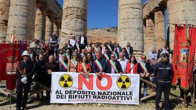 Manifestazione a Segesta per dire no al deposito di rifiuti radioattivi e nucleari in provincia di Trapani