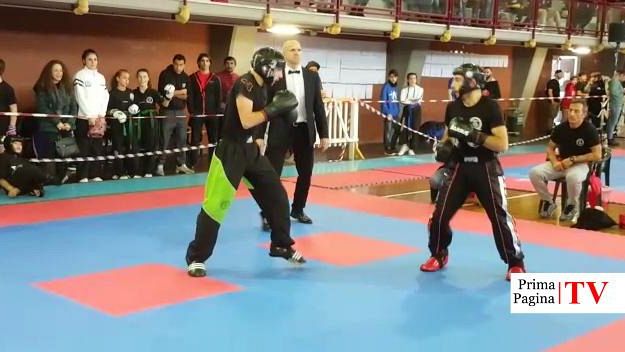 VIDEO – Tutto l’oro della 91026 Fight Club ai Regionali ring e tatami di kickboxing. Intervista al maestro Francesco Vaccaro