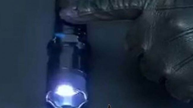 Trapani, rapinano coetaneo sotto minaccia di un taser. Arrestati dai Carabinieri 2 minorenni