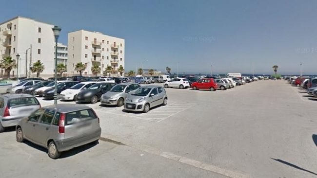 Parcheggiatori abusivi sempre presenti a Piazza Vittorio. La denucia dell’Osservatorio per la Legalità