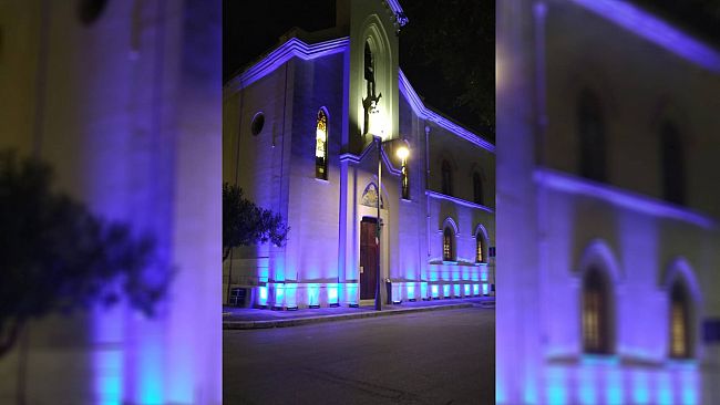 Trapani si illumina di blu per ricordare le vittime civili di guerra