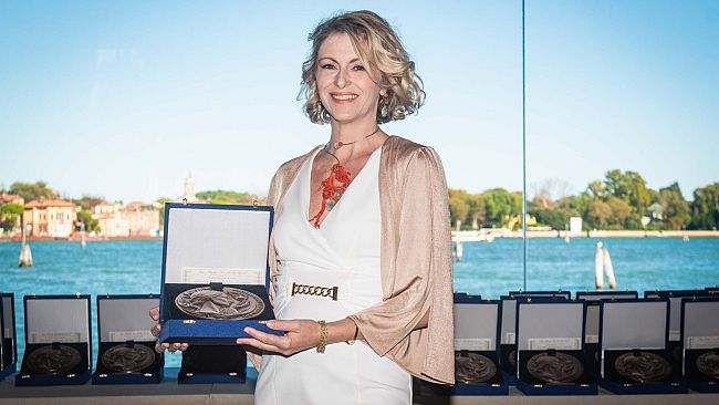 L’artista orafa di Sciacca Laura Di Giovanna al convegno “Il valore della figura femminile nell’alto artigianato