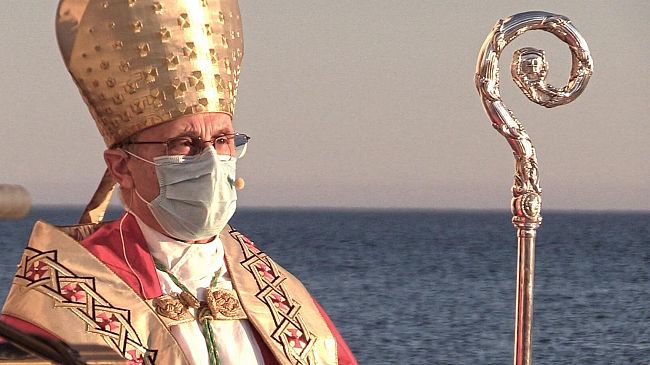 Non più padrini per battesimi e cresime. Il Decreto del vescovo Mogavero  