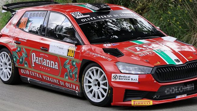 Rosso Sicilia e Verde Ulivo: Nastasi e Stanca Trionfano alla 110° Targa Florio