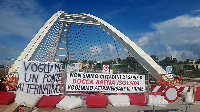 Ponte sul fiume Arena: domande, mezze risposte, progetti ufficiali e alternativi