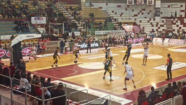 Pallacanestro Trapani ko con Torino, i granata non sanno più vincere in casa