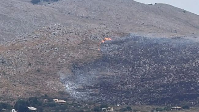 castellammare-incendio-in-contrada-visicari-fiamme-domate-anche-con-lintervento-di-canadair