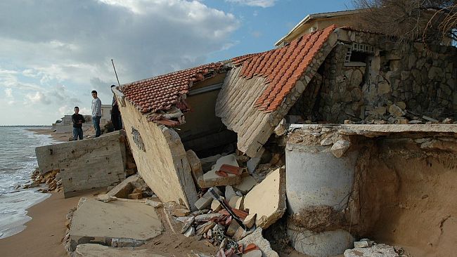 Demolire le case di Triscina non è una priorità ed è inutile e costoso