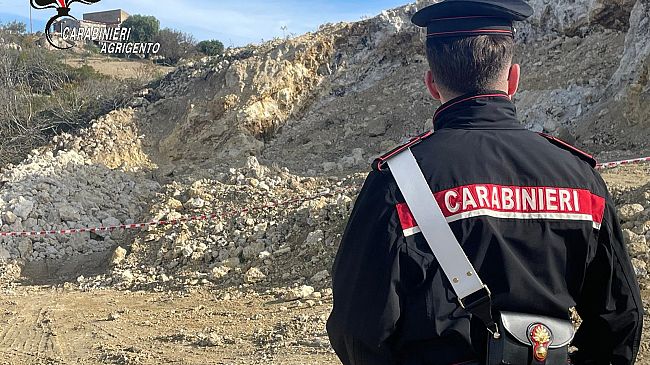 Castrofilippo, scoperta dai Carabinieri un’attività estrattiva abusiva. Area sequestrata e due persone denunciate 