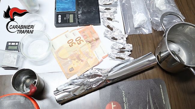 Trapani, i Carabinieri smantellano spiazza di spaccio nel quartiere Fontanelle sud: arrestate 3 persone