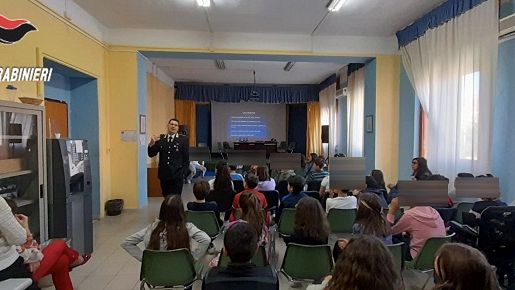 Barrafranca: i Carabinieri incontrano gli alunni dell’Istituto Comprensivo Europa