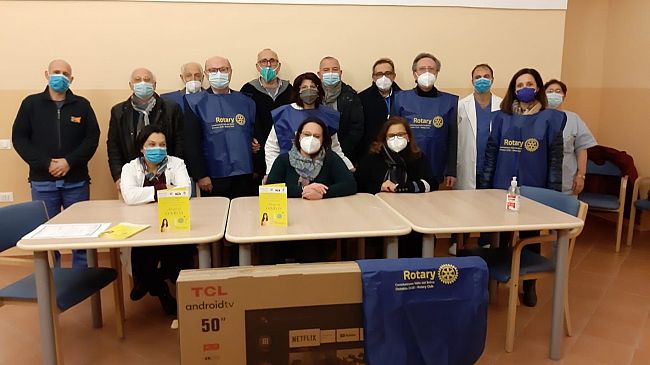 Il Rotary Club Castelvetrano dona un Tv color alla RSA
