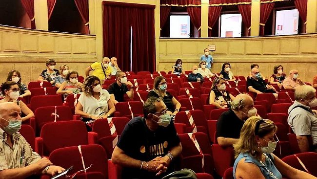 Aumento dei contagi, saltano due spettacoli al teatro Selinus
